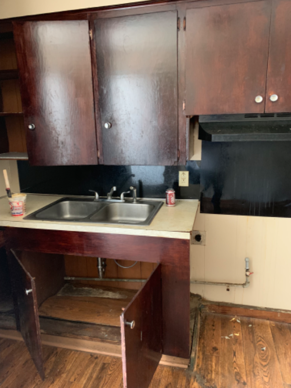 301 Robertson St - Photo 2 of 12