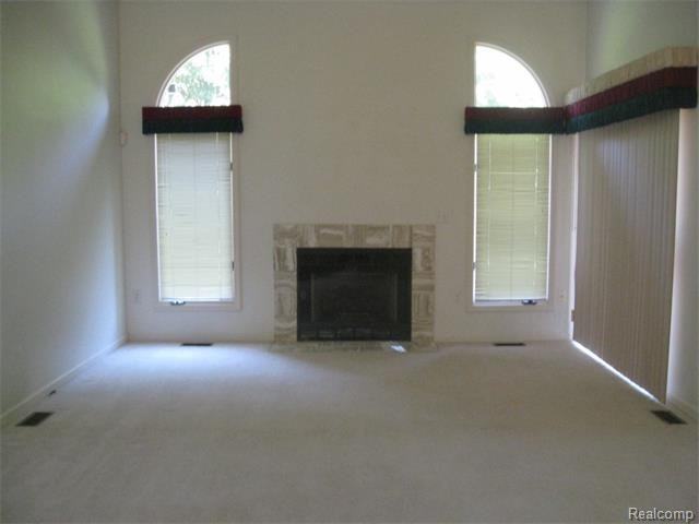 21700 Garrison St - Photo 3 of 13
