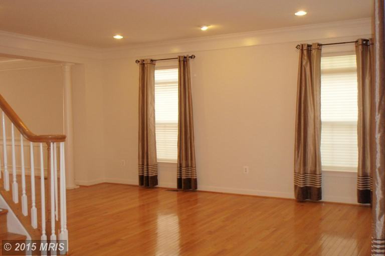 8130 Breezy Knoll Dr - Photo 3 of 30