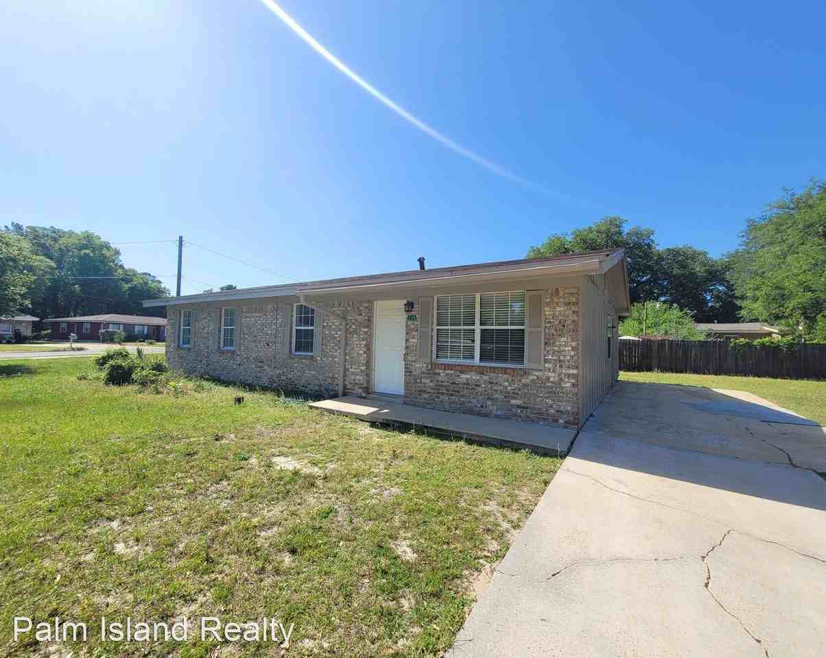 215 Combs Manor Ct Nw - Photo 3 of 20