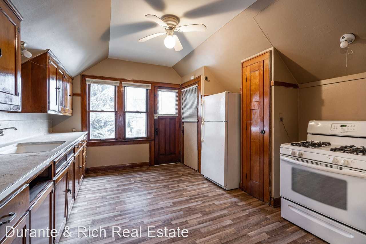 3870 N 27th St Uppr - Photo 2 of 15