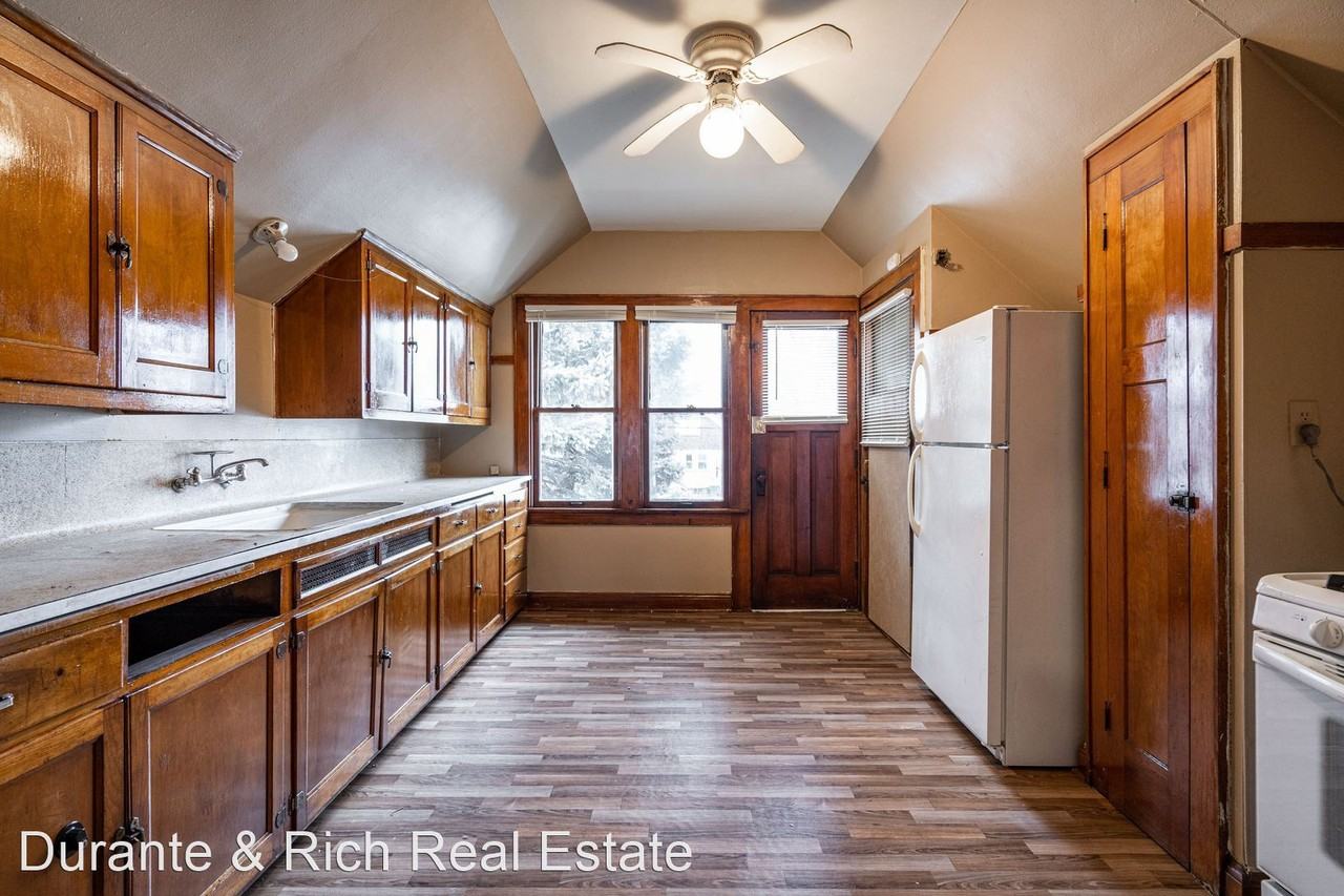 3870 N 27th St Uppr - Photo 3 of 15