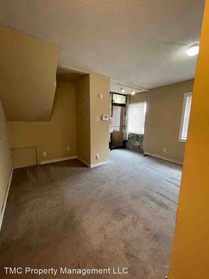 1110 E Broadway - Photo 2 of 20