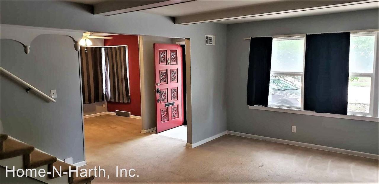 211 S Oliver Ave - Photo 3 of 22