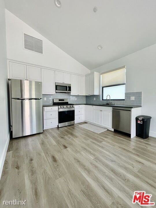 11922 Isis Ave - Photo 2 of 11