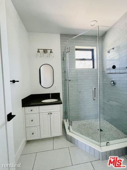 11922 Isis Ave - Photo 3 of 11
