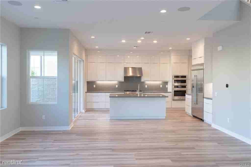 210 Brackens - Photo 2 of 10