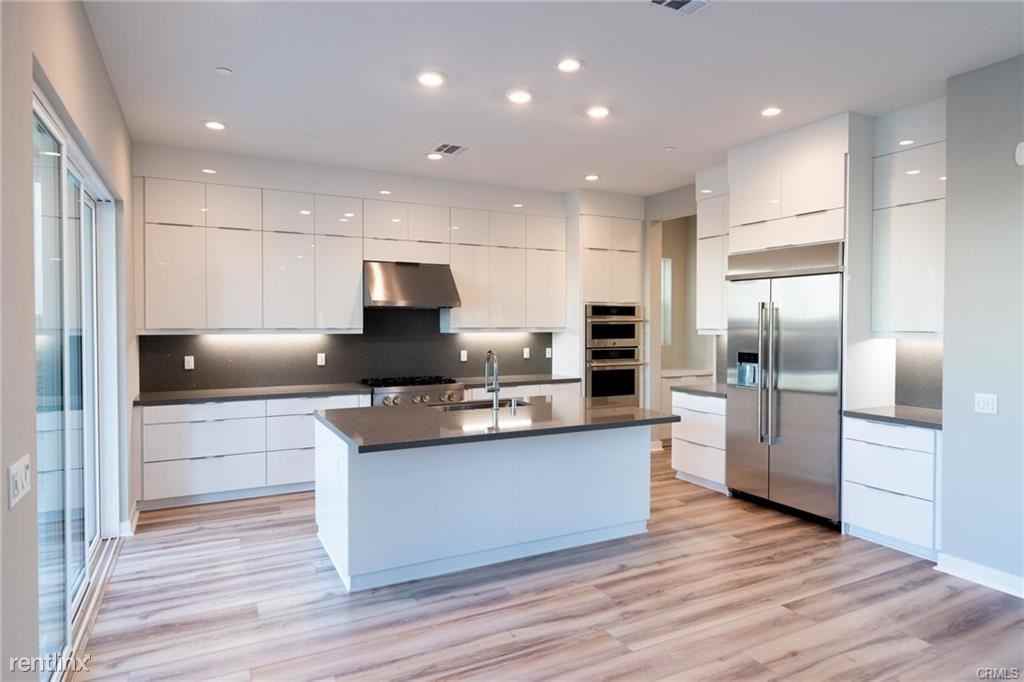 210 Brackens - Photo 3 of 10