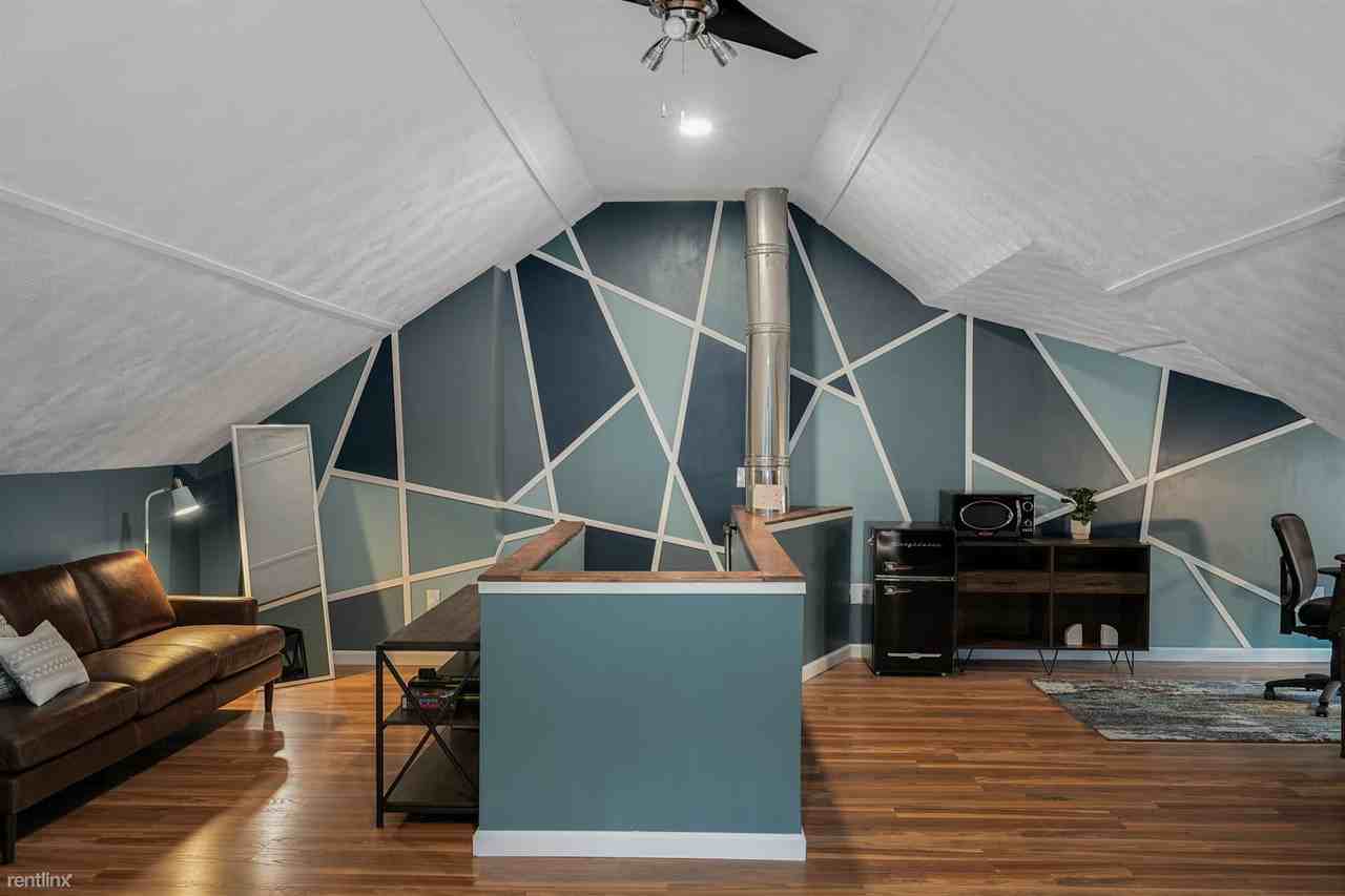 7 Mark Ln - Photo 2 of 22