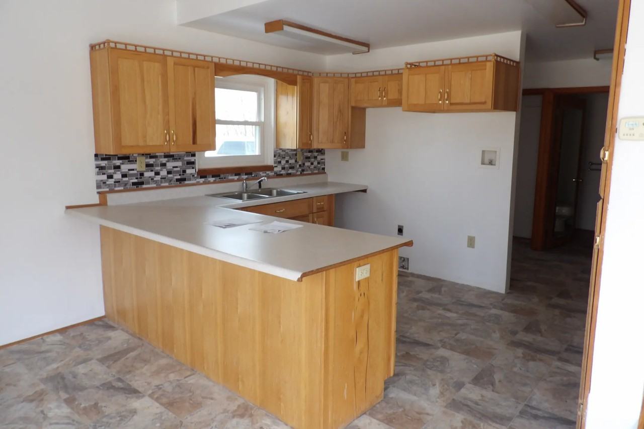 1067 Somers Rd - Photo 3 of 27