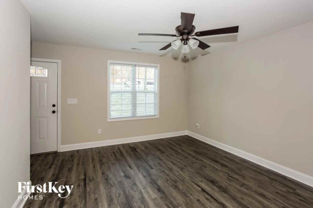 46 Meadowview Ave Sw - Photo 3 of 13