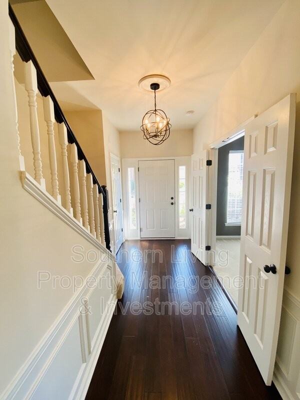 10407 Winslet Dr - Photo 6 of 25