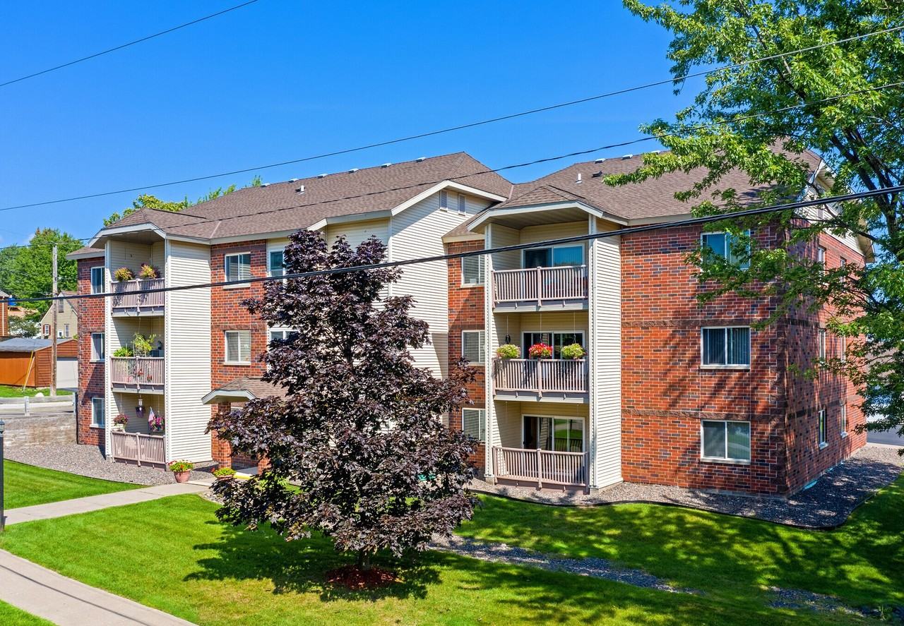 Lakeside Apartments - Photo 3 of 6