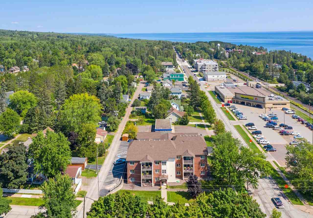 Lakeside Apartments - Photo 2 of 6