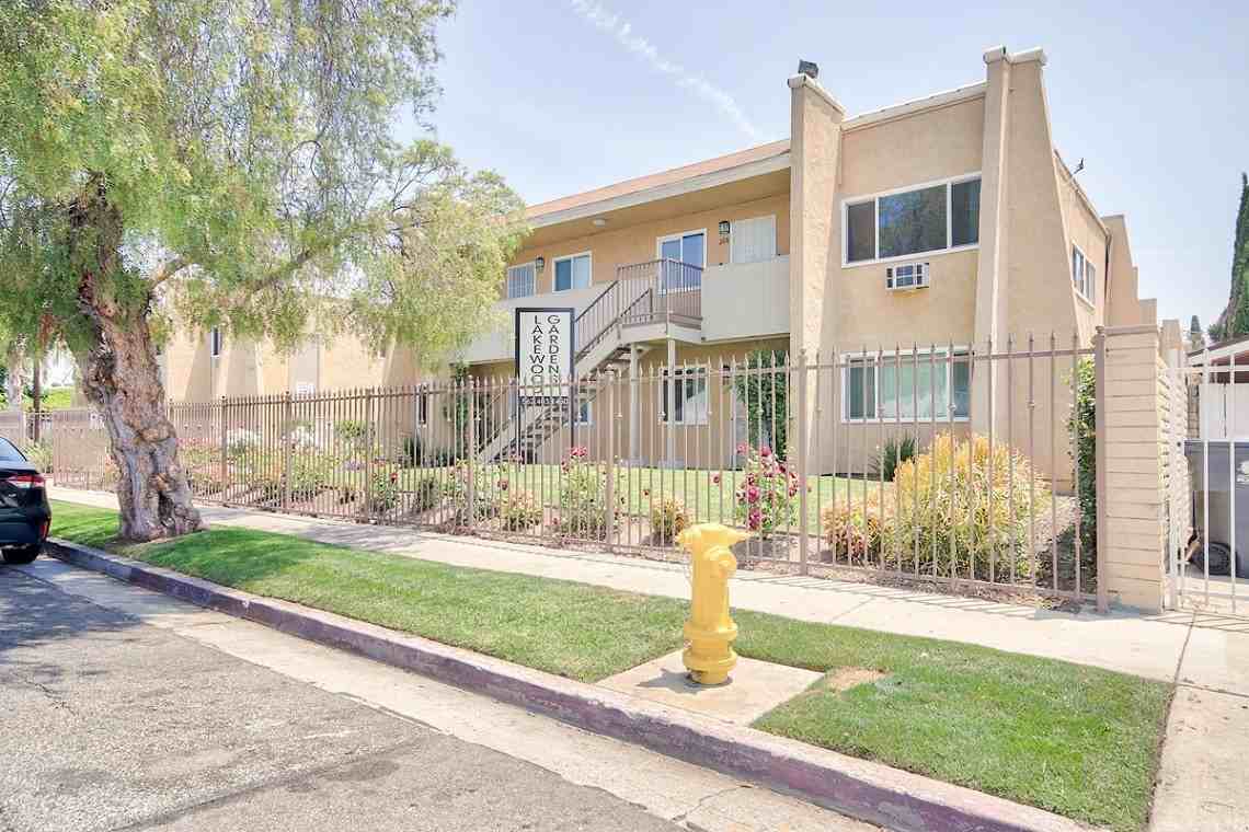 Lakewood Gardens - Photo 7 of 10