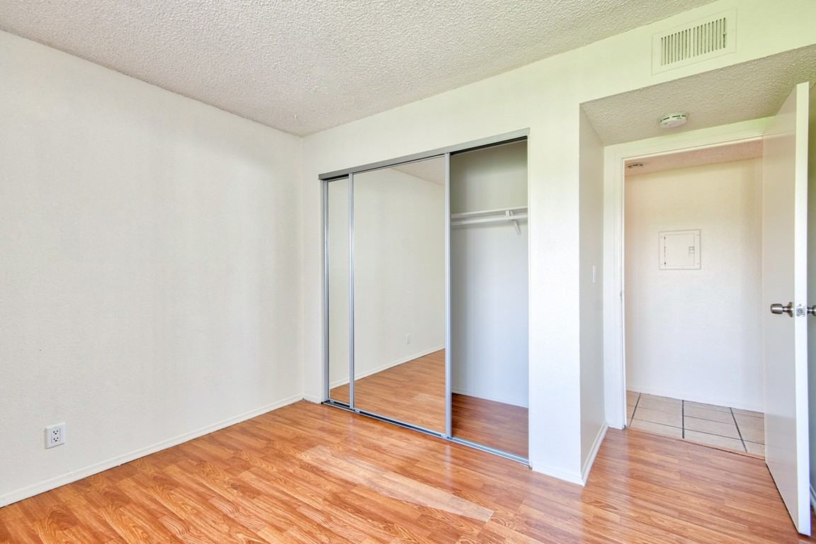 Lakewood Gardens - Photo 5 of 10