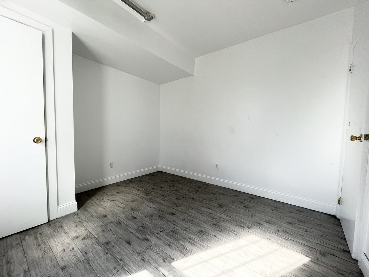 2120 Tiebout Ave #B1