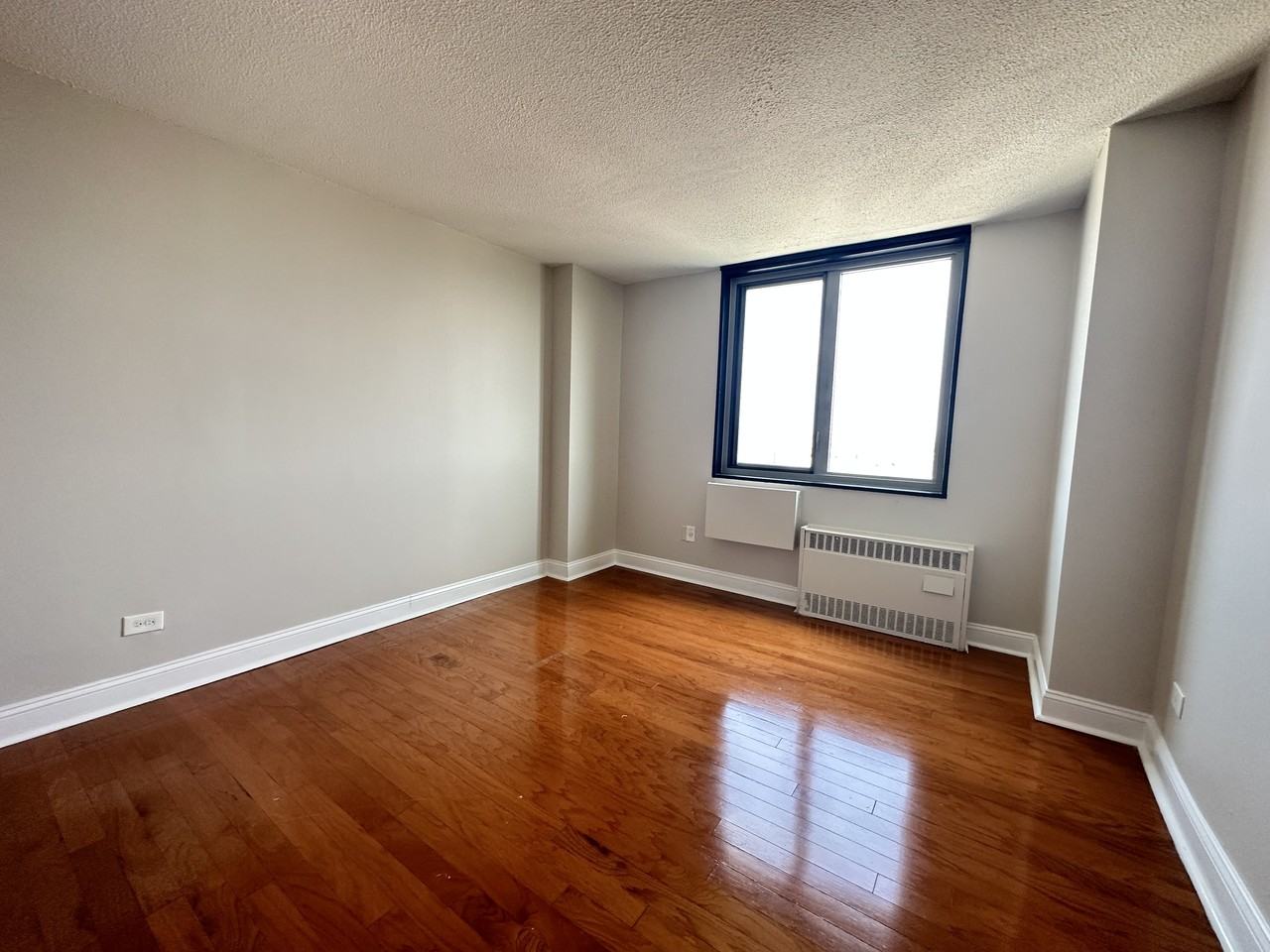 3333 Broadway #D19F - Photo 2 of 6