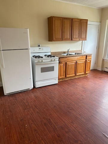 320 Percy St #8 - Photo 2 of 3