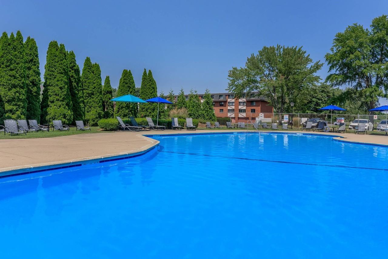 Woodcliff Estates Apartments 181 Nutmeg Ln, East Hartford, CT 06118