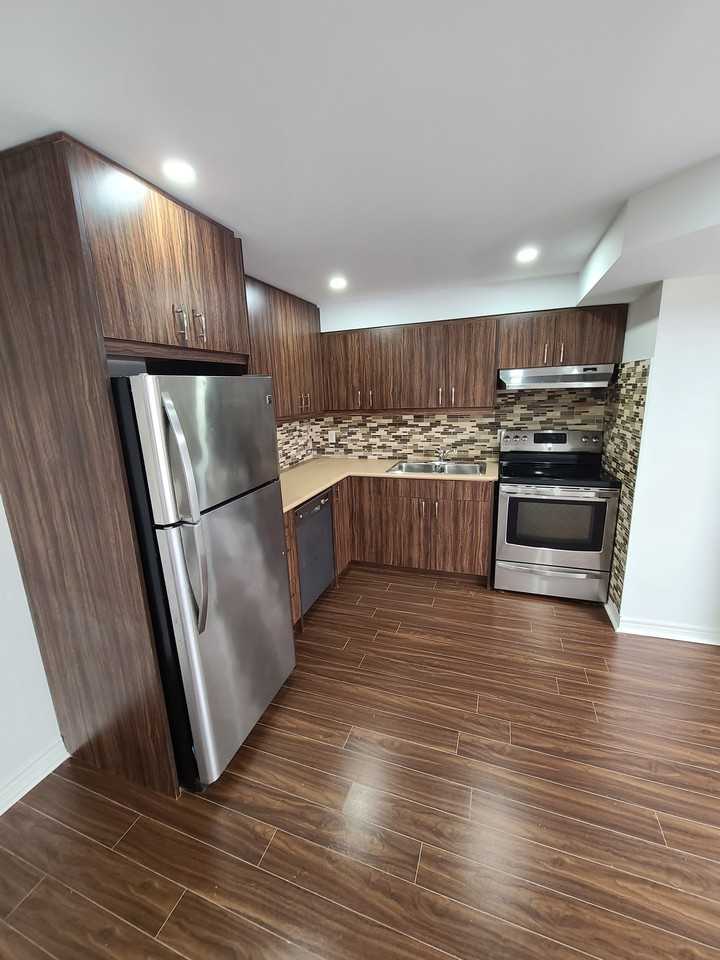 Ossington Ave & Dundas St W #2 - Photo 3 of 8