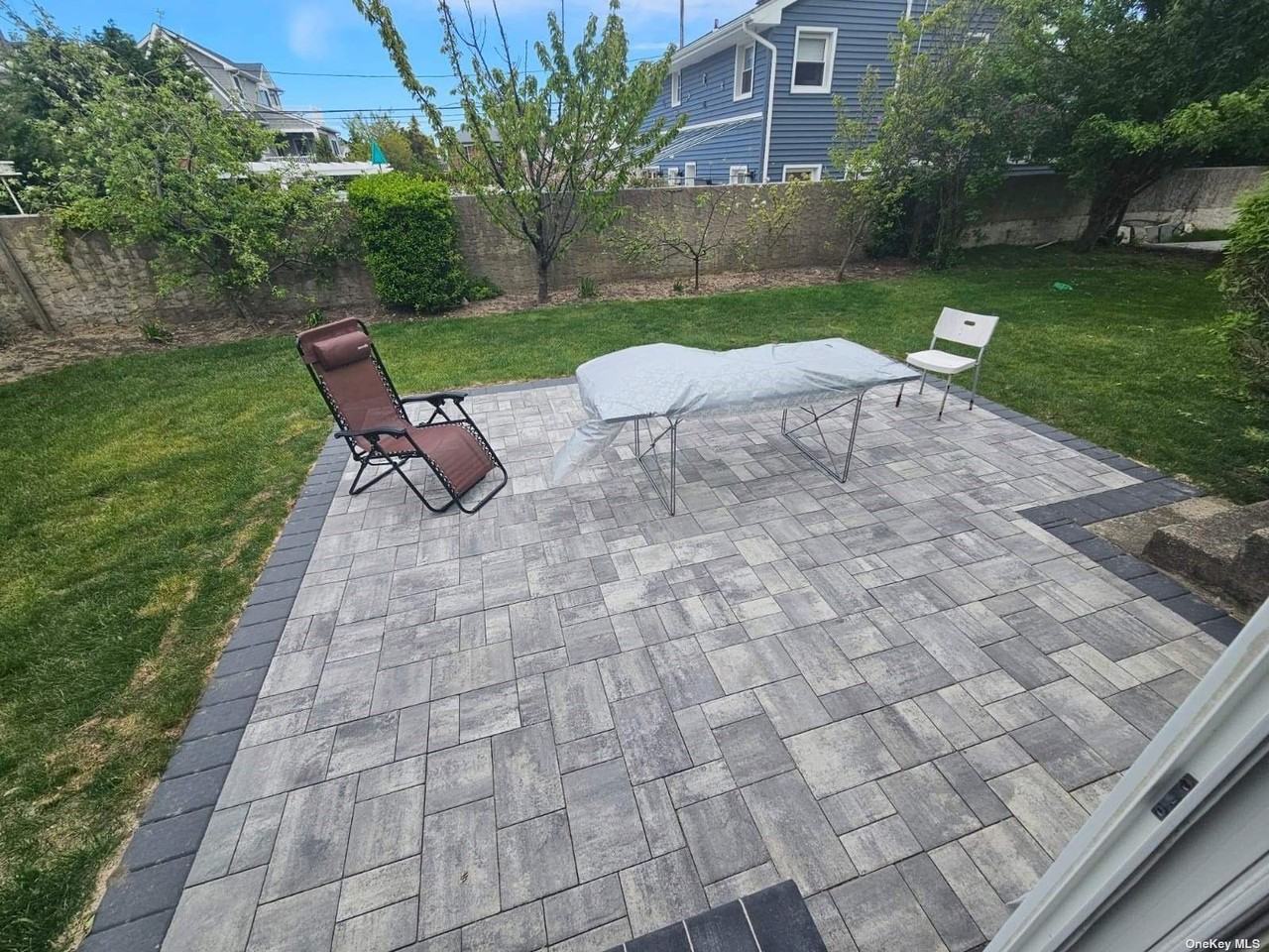 82 Mark Lane - Photo 3 of 16