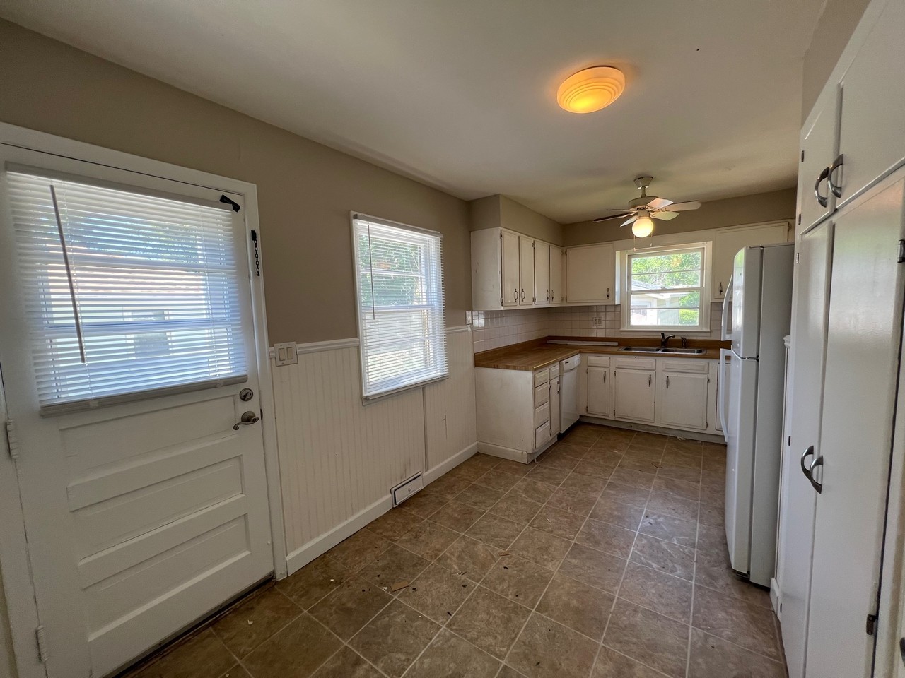 608 21st St #1 - Photo 5 of 15