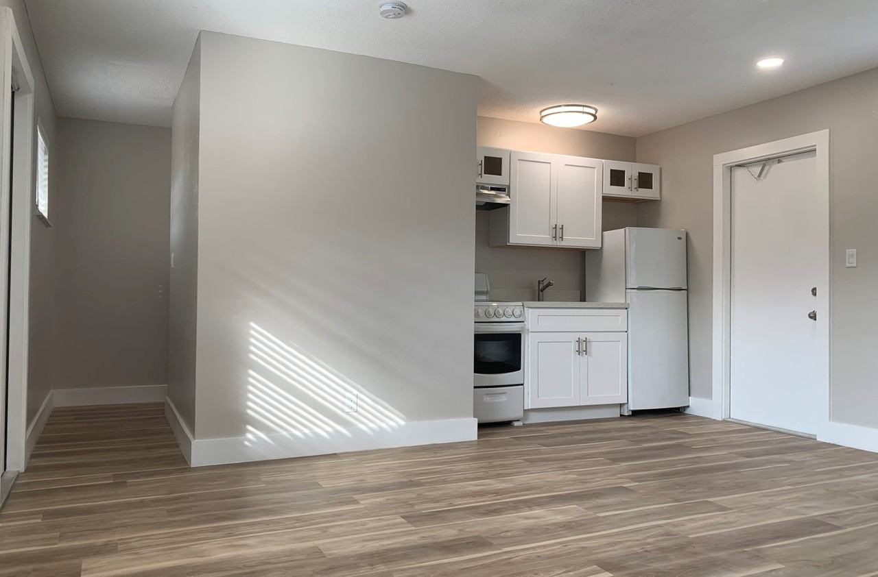 1921 NE 51ST STUnit 4 #4 - Photo 2 of 12