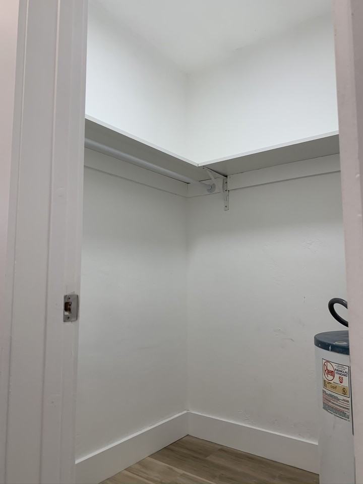 1921 NE 51ST STUnit 4 #4 - Photo 3 of 12