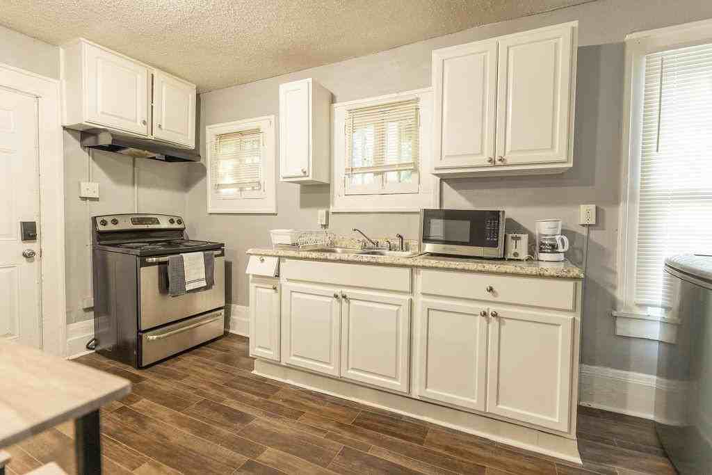 Boulevard - Photo 2 of 9