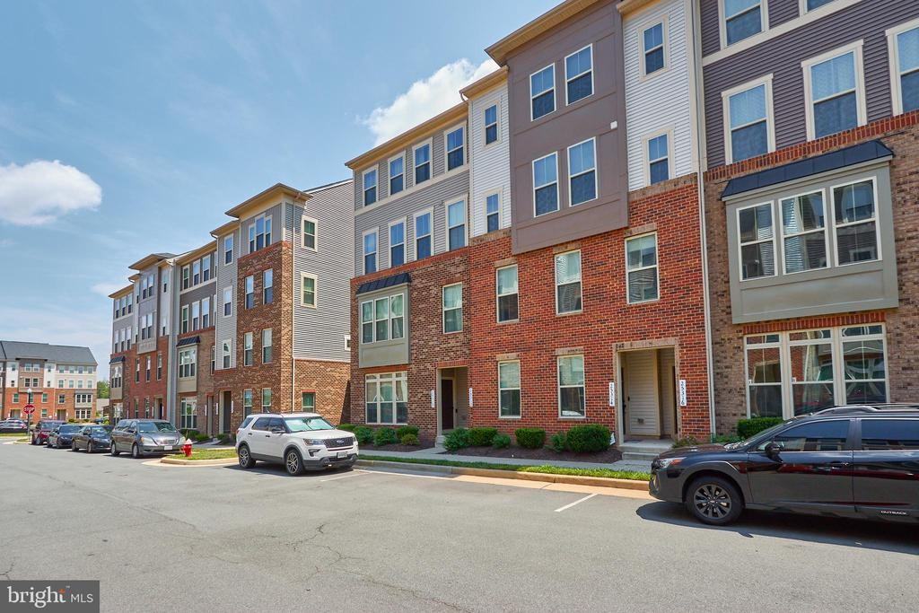 25314 Trumpet Vine Ter ##13c - Photo 2 of 31