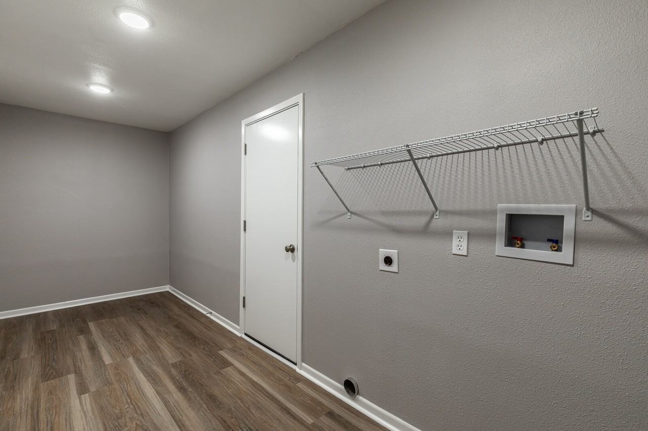 2724 Denise Dr #1 - Photo 6 of 24