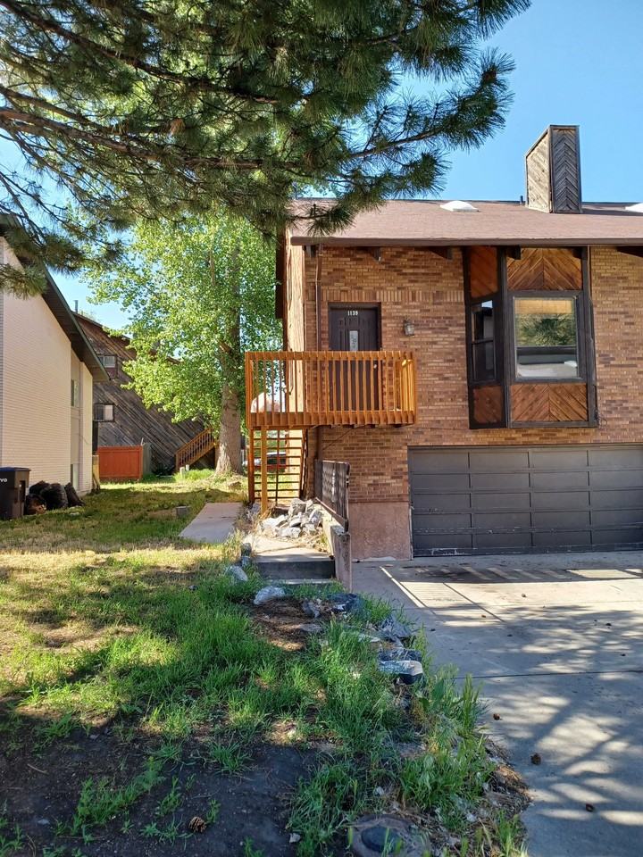 1139 W 650 N - Photo 2 of 12