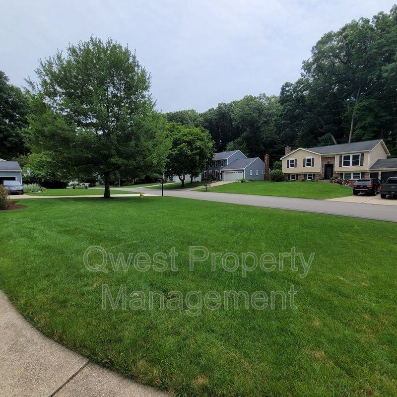 475 Adaway Ave Se - Photo 2 of 19