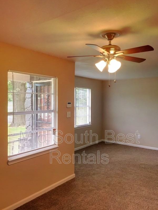 2994 S Goodlett St - Photo 2 of 8