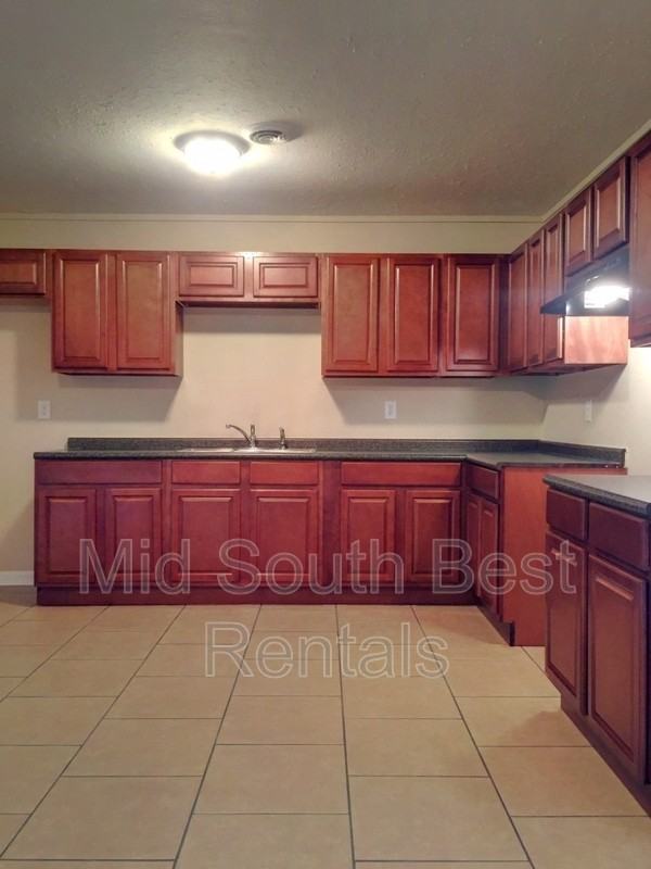 2994 S Goodlett St - Photo 3 of 8