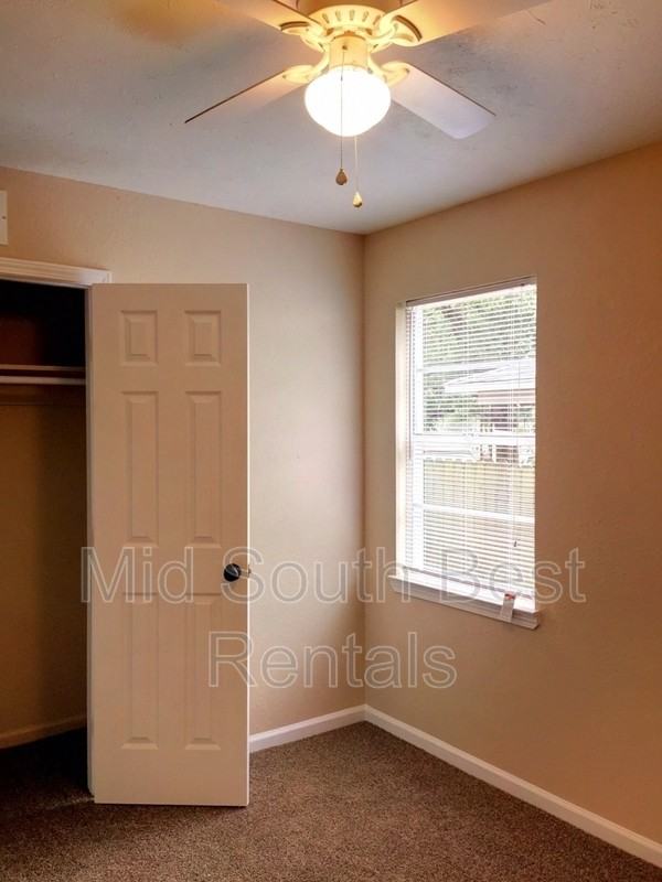 2994 S Goodlett St - Photo 4 of 8