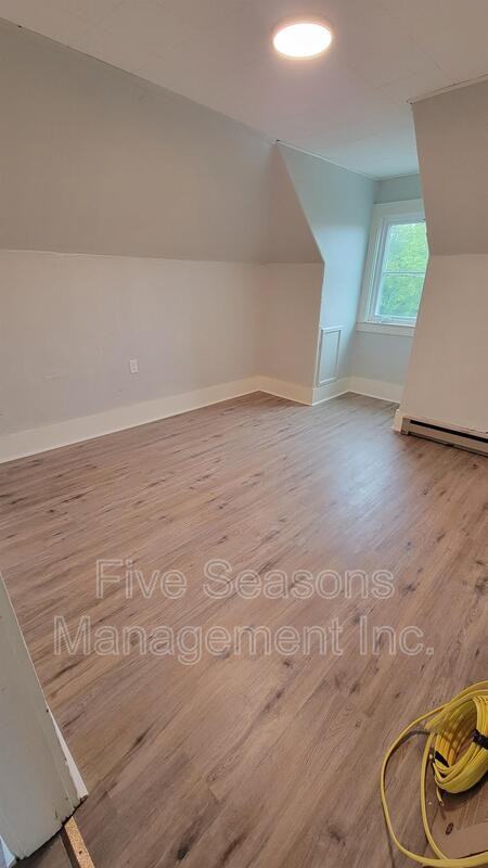 19 Fletcher Pl - Photo 6 of 23