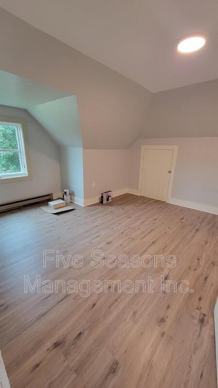19 Fletcher Pl - Photo 7 of 23