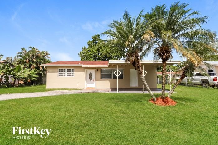 1721 Sw 69th Ave - Photo 2 of 16