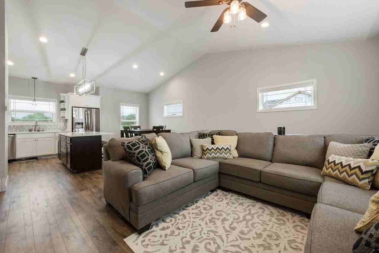 2762 Clover Ridge Dr #NA - Photo 3 of 15