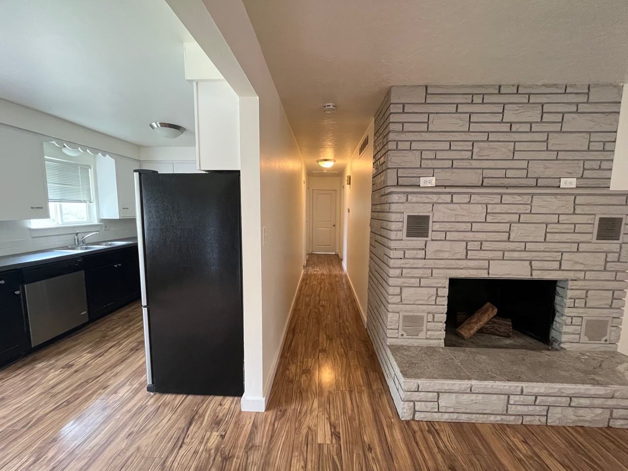 1826 S Pacific St #1 - Photo 4 of 20