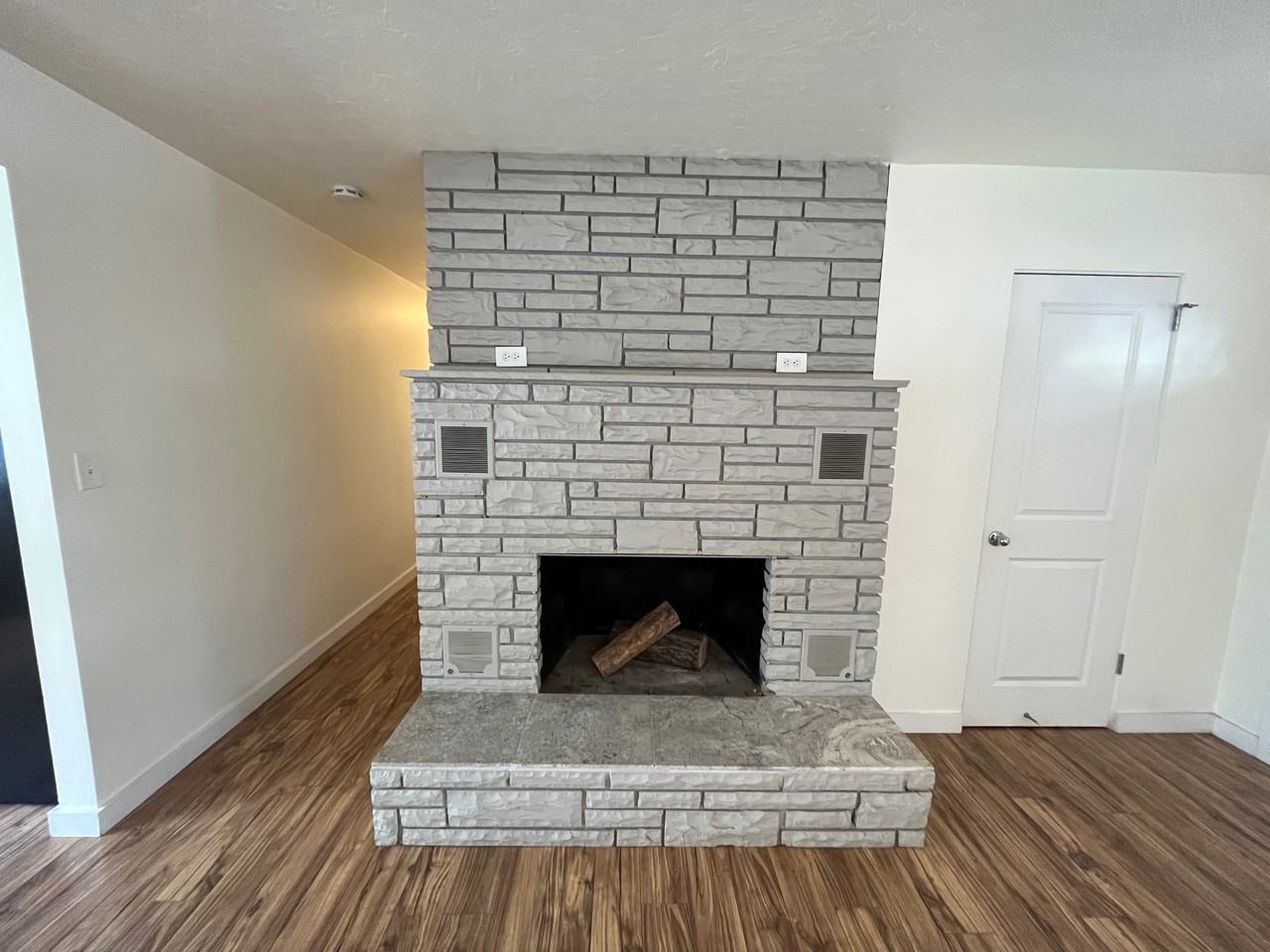 1826 S Pacific St #1 - Photo 3 of 20