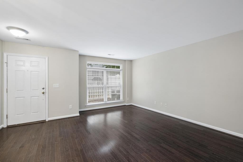 3011 3011 #107 Barrymore Street - Photo 6 of 33