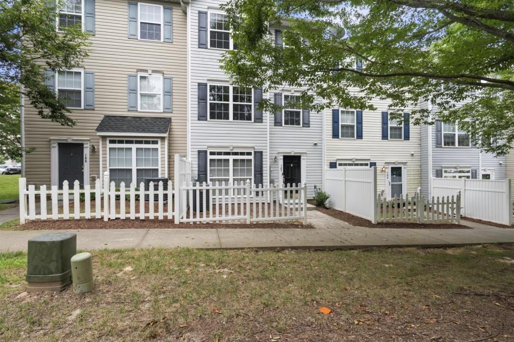 3011 3011 #107 Barrymore Street - Photo 2 of 33