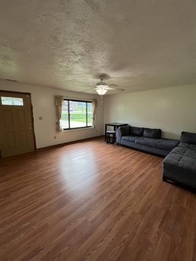 612 Cross Lanes Dr - Photo 3 of 15