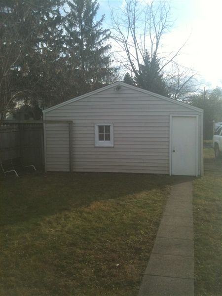 1710 W Indiana Ave - Photo 2 of 4