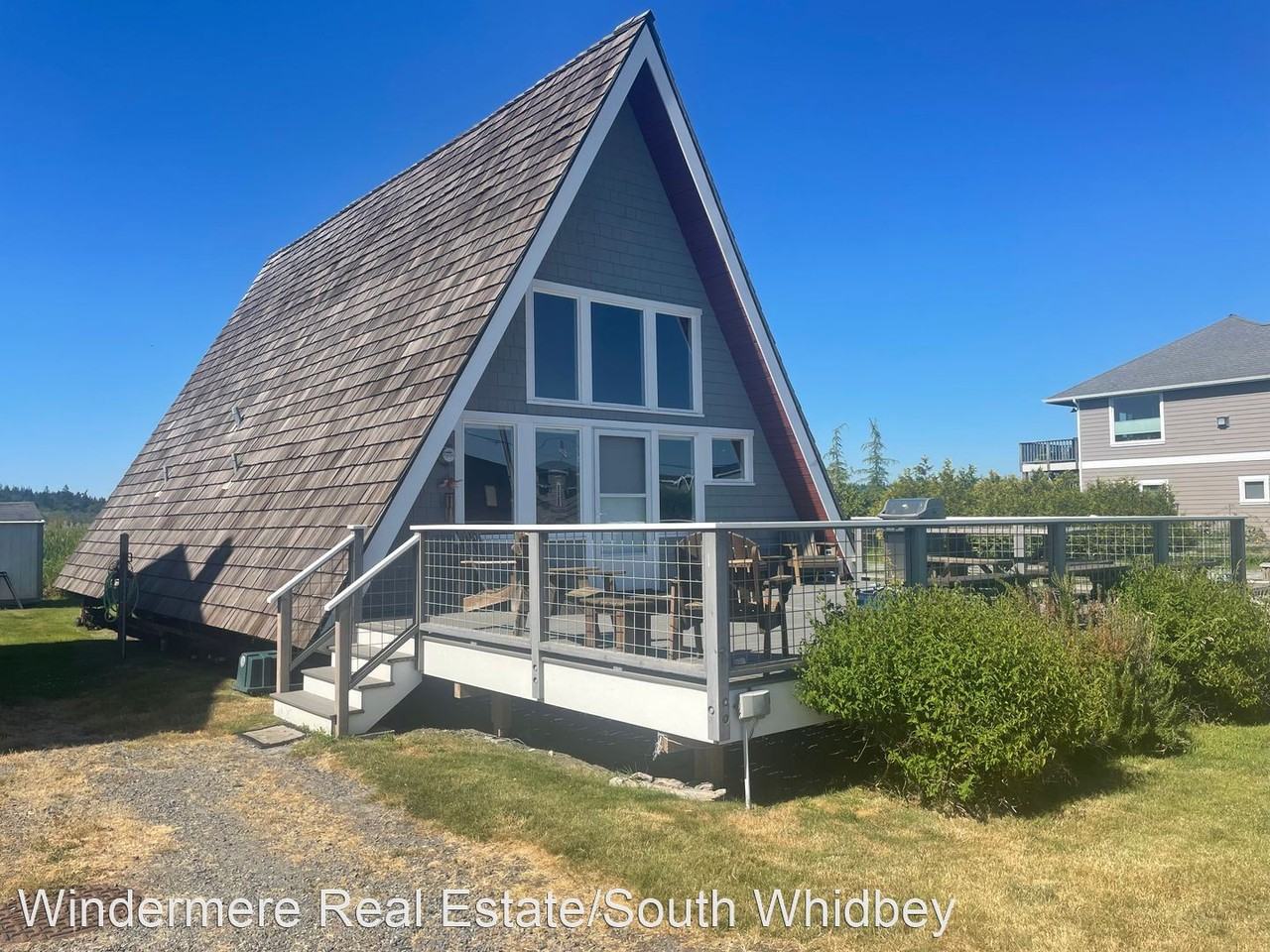 2095 Shore Ave - Photo 3 of 16