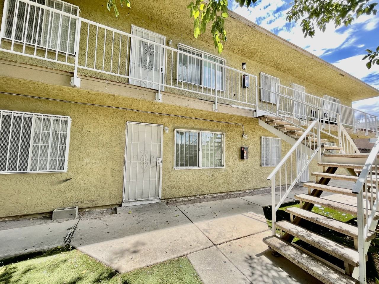3427 E Cheyenne Ave #A - Photo 7 of 36