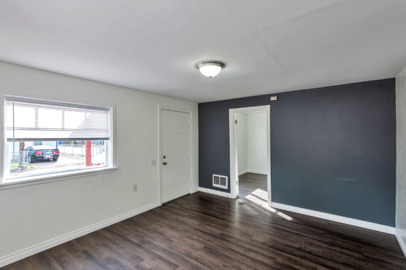 1702 Bryant St - Photo 3 of 11